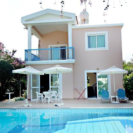 Rododafni Villas Klorakas 部屋 写真